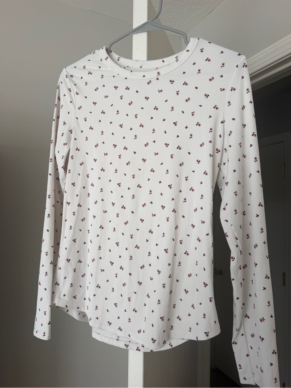 No Boundaries White Ribbed Long-Sleeve Top with Small Red Floral Print
